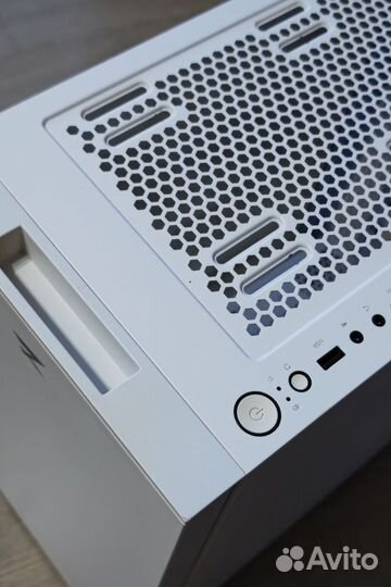 Корпус ZET gaming Rare L2 WG белый