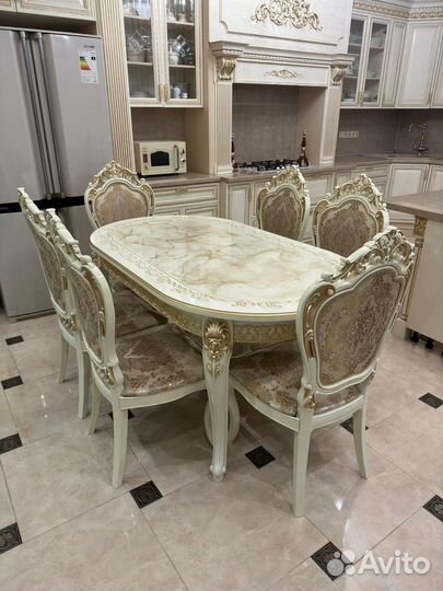 Столы и стулья