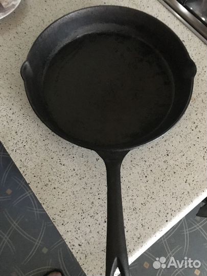 Чугунная сковорода