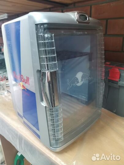 Redbull холодильник
