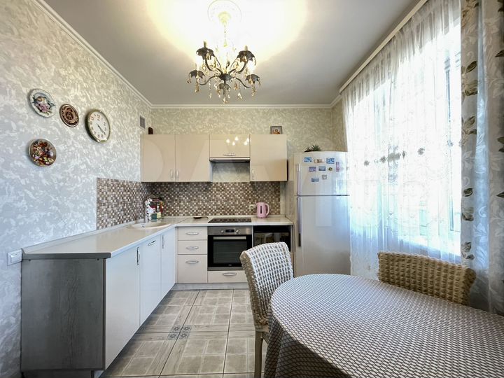 2-к. квартира, 65 м², 12/16 эт.