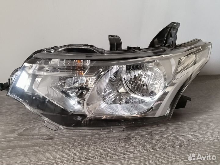 Фара левая mitsubishi outlander 3