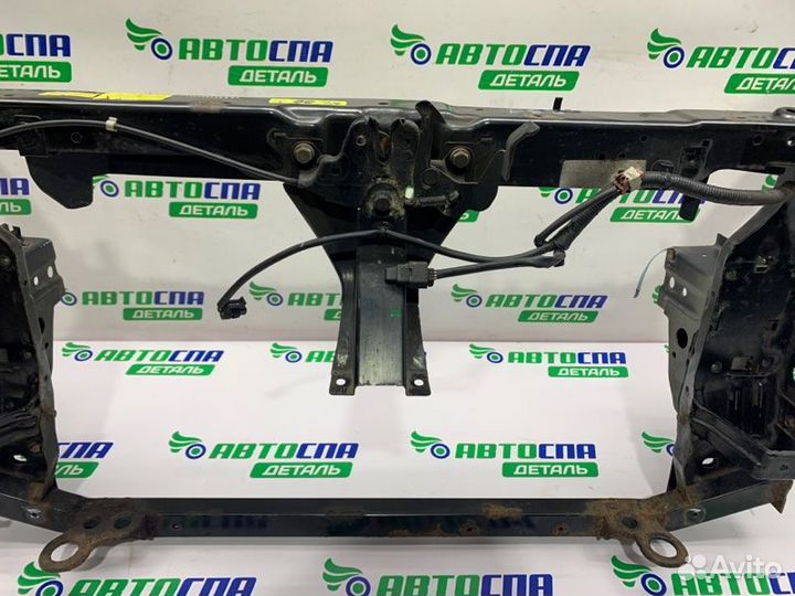 Телевизор панель радиаторов передний Nissan