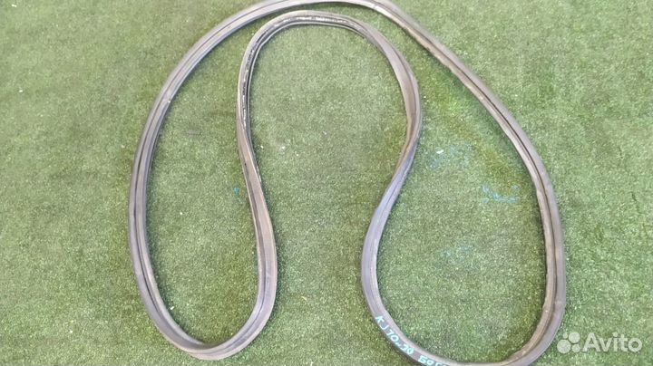 Уплотнение двери багажника Nissan Dualis KJ10