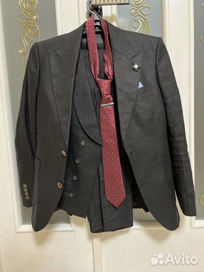 Костюм мужской