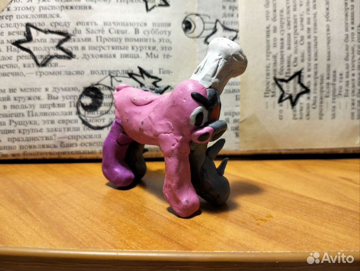 Фигурка ручной работы из пластилина