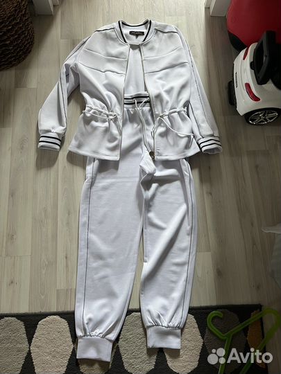 Костюм женский
