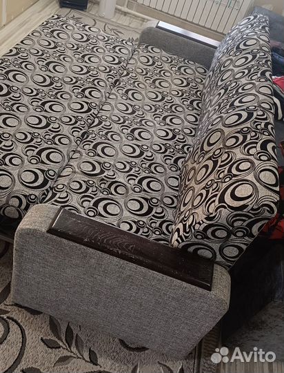 Продам диван 3.500т. самовывоз