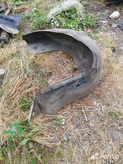 Подкрылок Мерседес W210