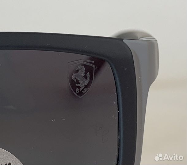 Очки солнцезащитные ray ban ferrari
