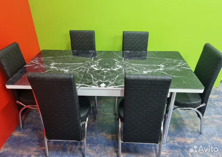 Раскладной стол и стулья