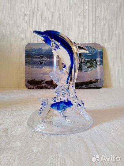 Хрустальный дельфин, Франция