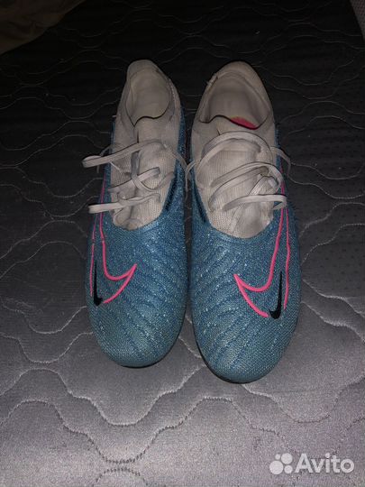 Футбольные бутсы