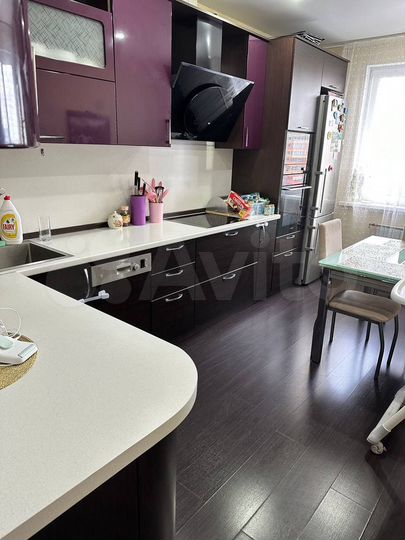 2-к. квартира, 64 м², 10/18 эт.