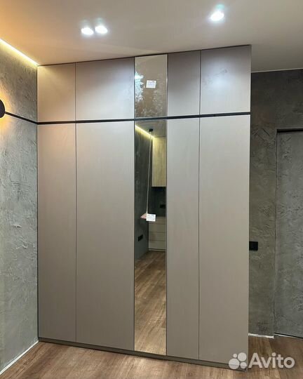 Шкаф распашной на заказ