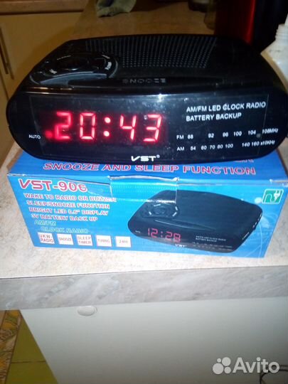 Настольные часы радиоприемник VST 906