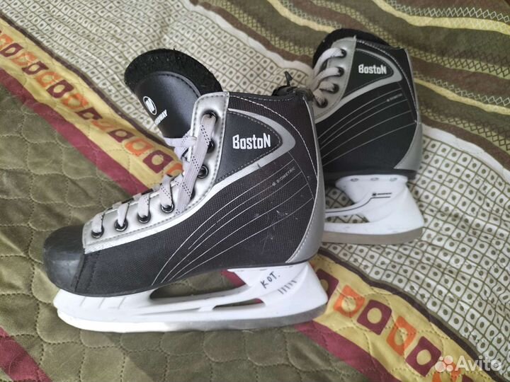 Коньки хоккейные