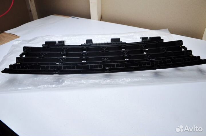 Б/У Решетка радиатора 863C5CG000 863C5CG000