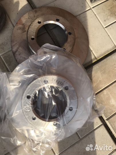 Передние тормозные диски на toyota hilux surf 1990