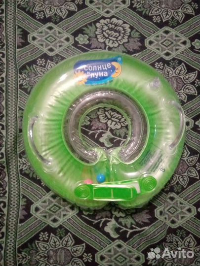 Круг надувной на шею для купания новорожденных