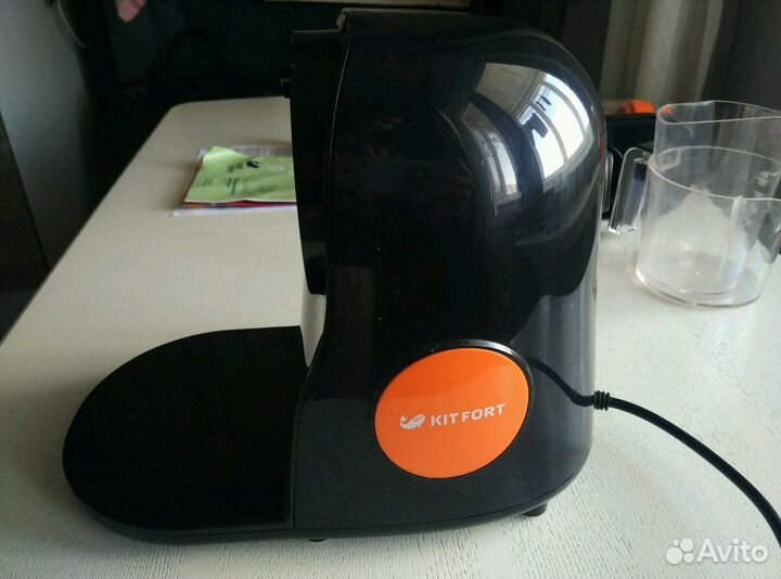 Kitfort KT-1111-2 соковыжималка шнековая