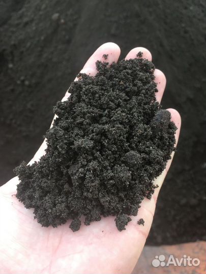 Чернозём в мешках и в кубах