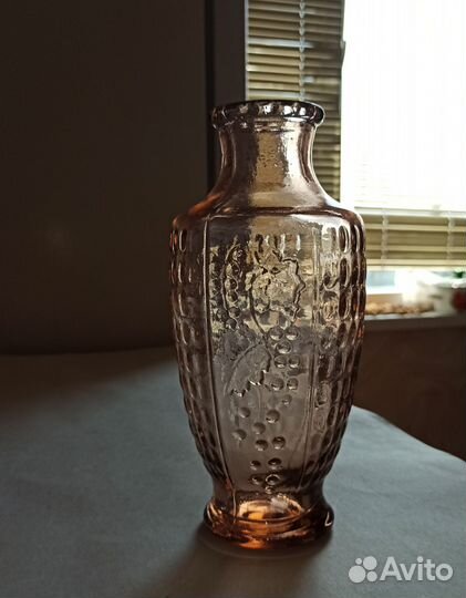 Ваза розовое стекло 