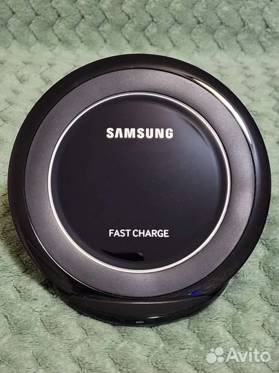 Беспроводная зарядка Samsung
