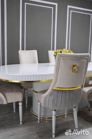 Стол и стулья новые