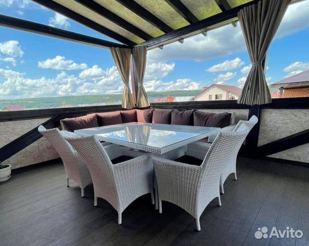 Столы и стулья из искусственного ротанга