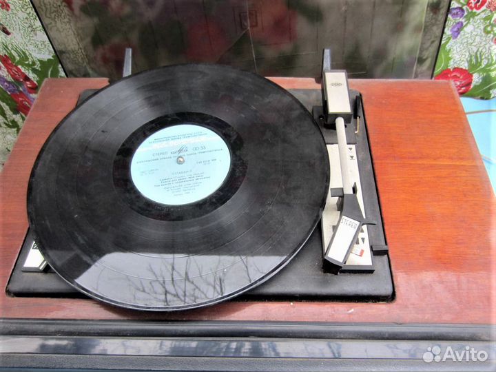 Проигрыватель Вега-323-Стерео