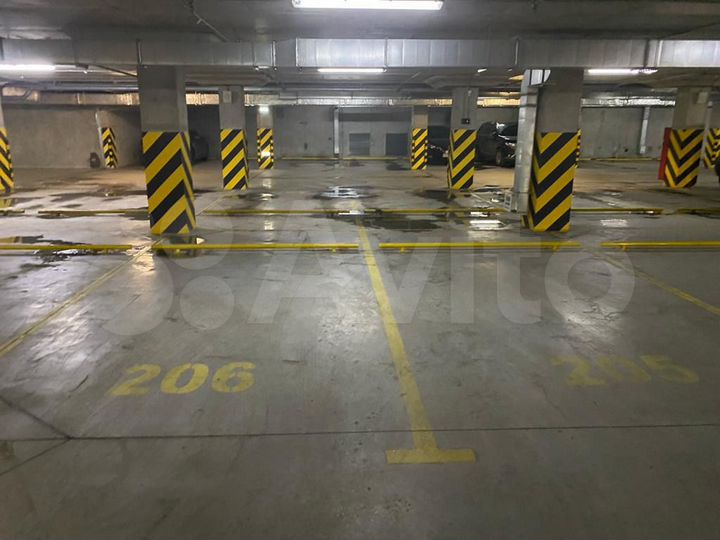 Машиноместо, 12 м²