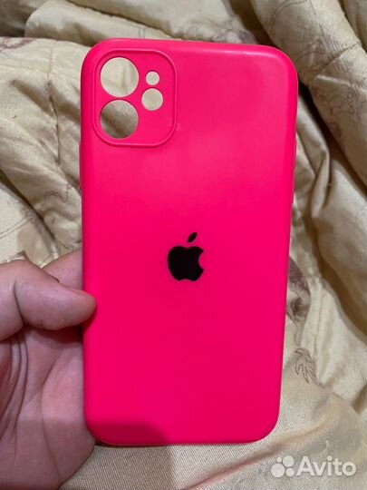 Чехлы на iPhone 11
