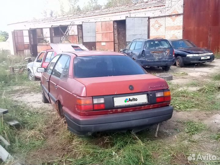 Volkswagen Passat 1.8 МТ, 1991, битый, 300 000 км