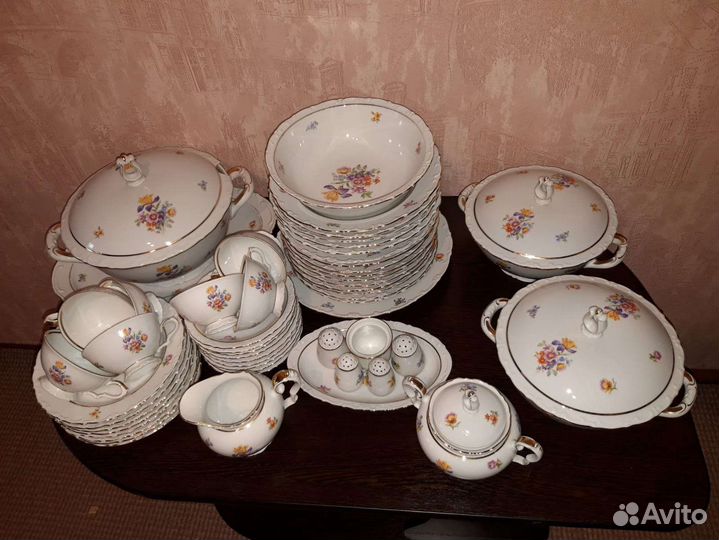 Чайно-столовый фарфоровый набор Kahla