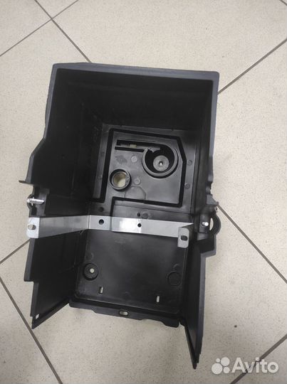 Поддон аккумуляторной батареи ford C-Max Focus 05