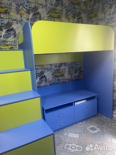 Детская двойная кровать чердак со столом