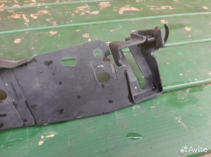 Кронштейн фары Infiniti G25 G35 G37 V36