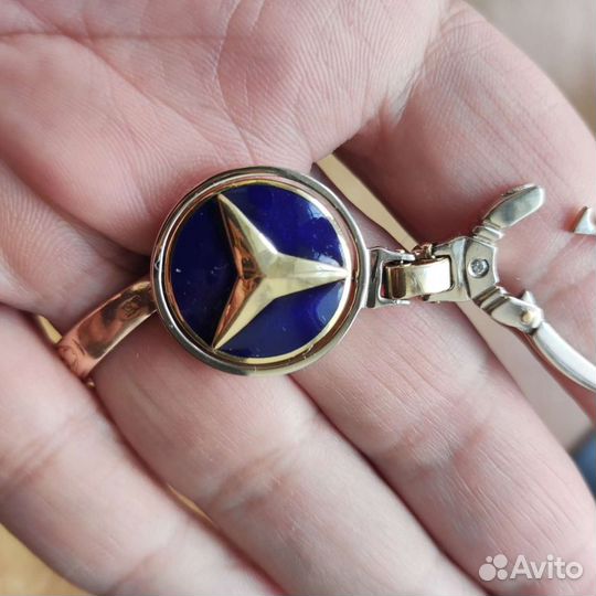 Брелок на ключи mercedes