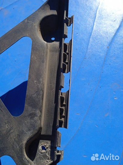 Крепление бампера заднее левое Renault Меган 2