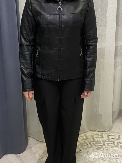 Куртка кожаная женская 46 черная