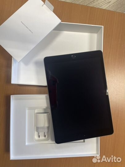 Планшет Apple iPad 2020, 10.2