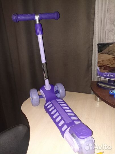 Детский трехколесный самокат
