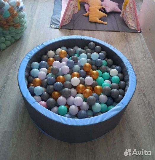 Детский сухой бассейн с шариками
