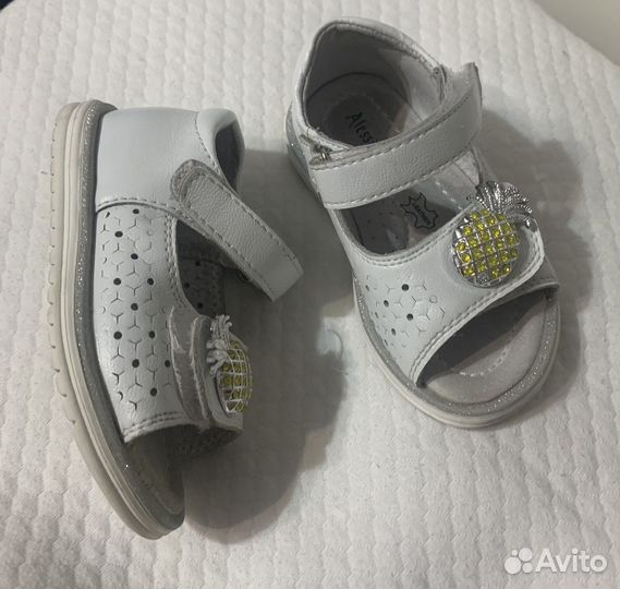 Сандалии для девочки