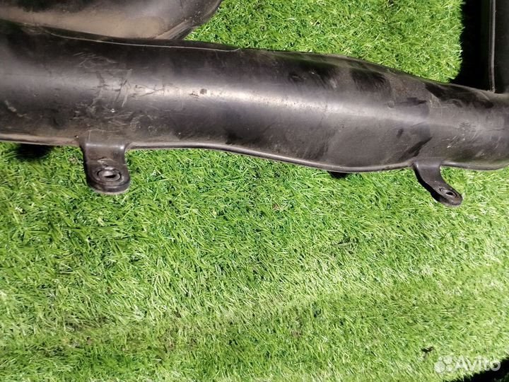 Патрубок воздушного фильтра дефект Volvo s80 1