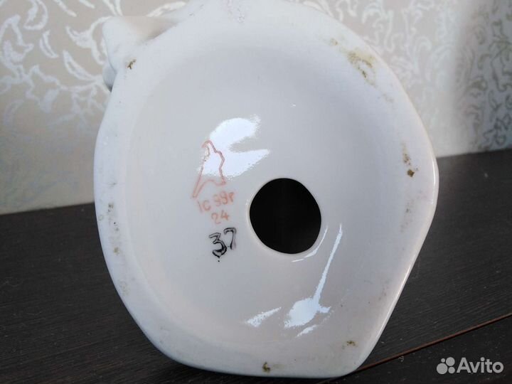 Дама с собачкой Дулёвского фарфорового завода