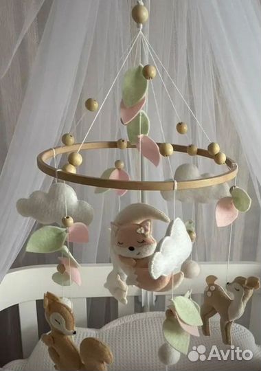 Мобиль из фетра ручной работы