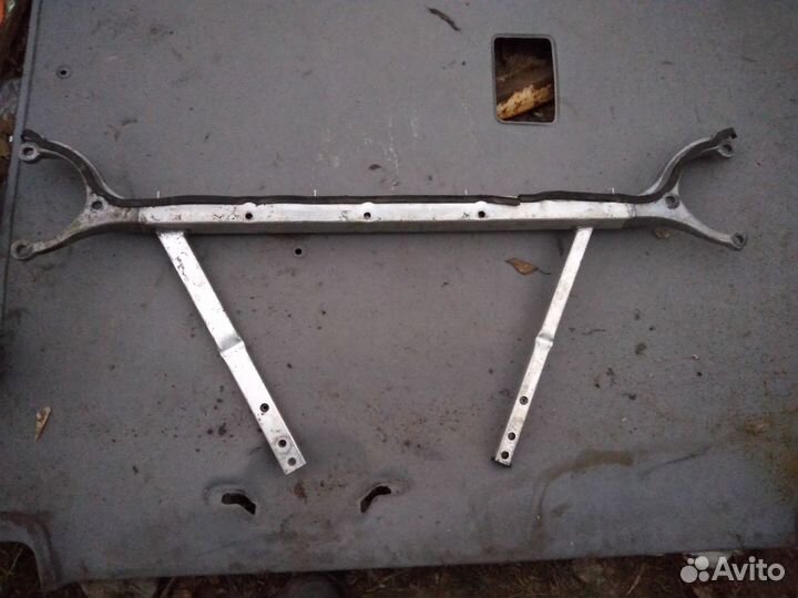 Траверса рамы audi A8 (D3,4E)