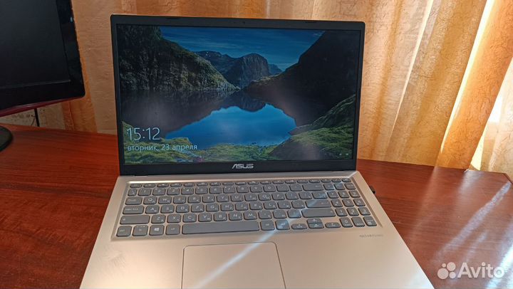 Ноутбук asus Laptop 15 F515JF R565JF серебристый